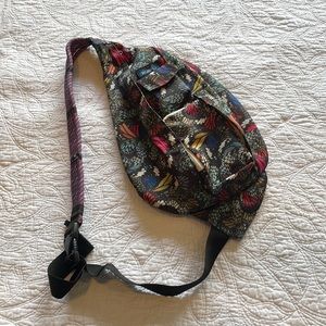 cute butterfly print kavu bag!
